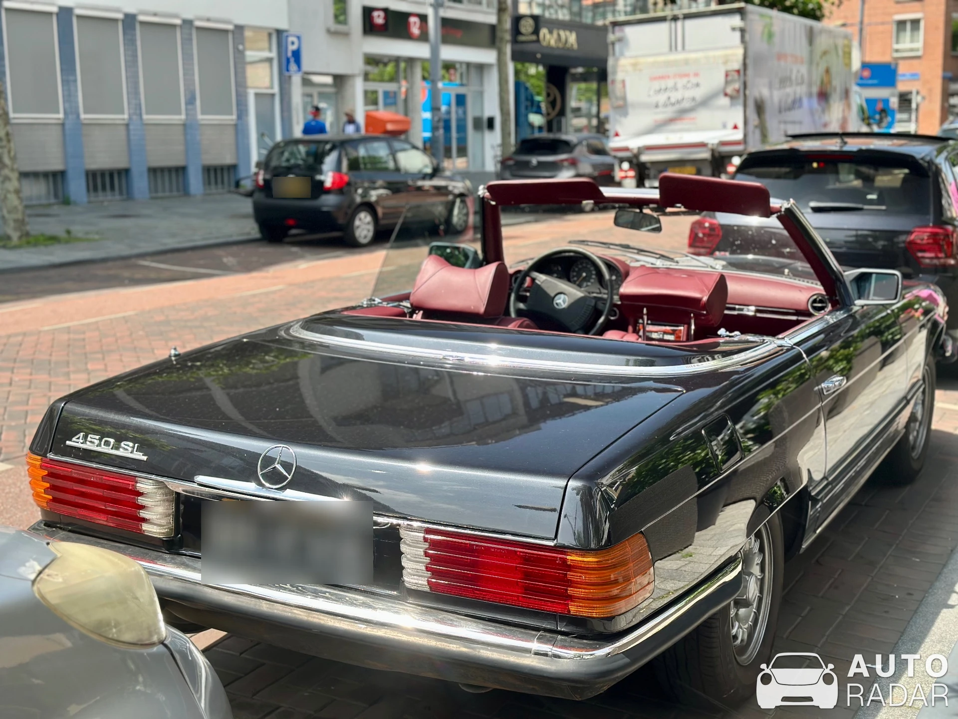 Mercedes-Benz 450SL spotted in Rotterdam