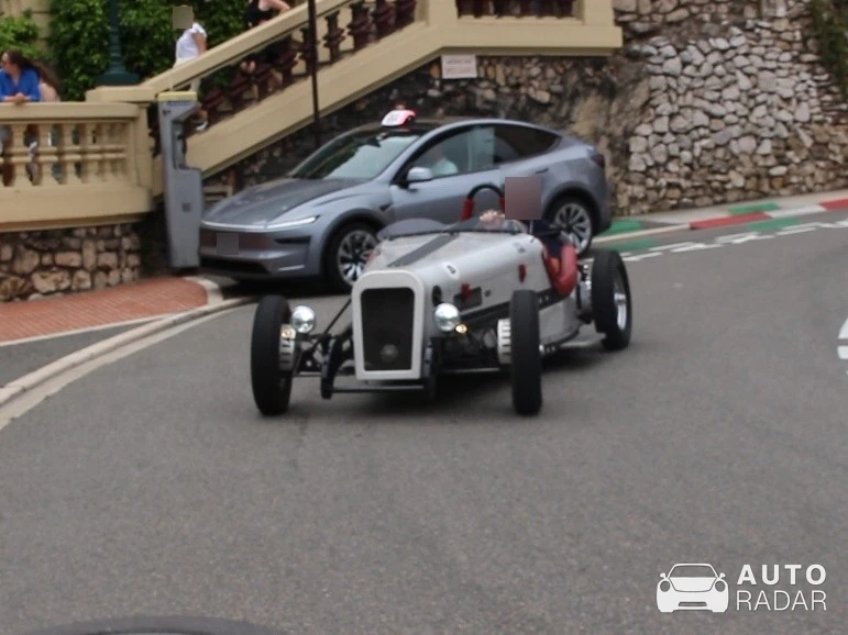 Devinci DB 718 Brigitte spotted in Monaco