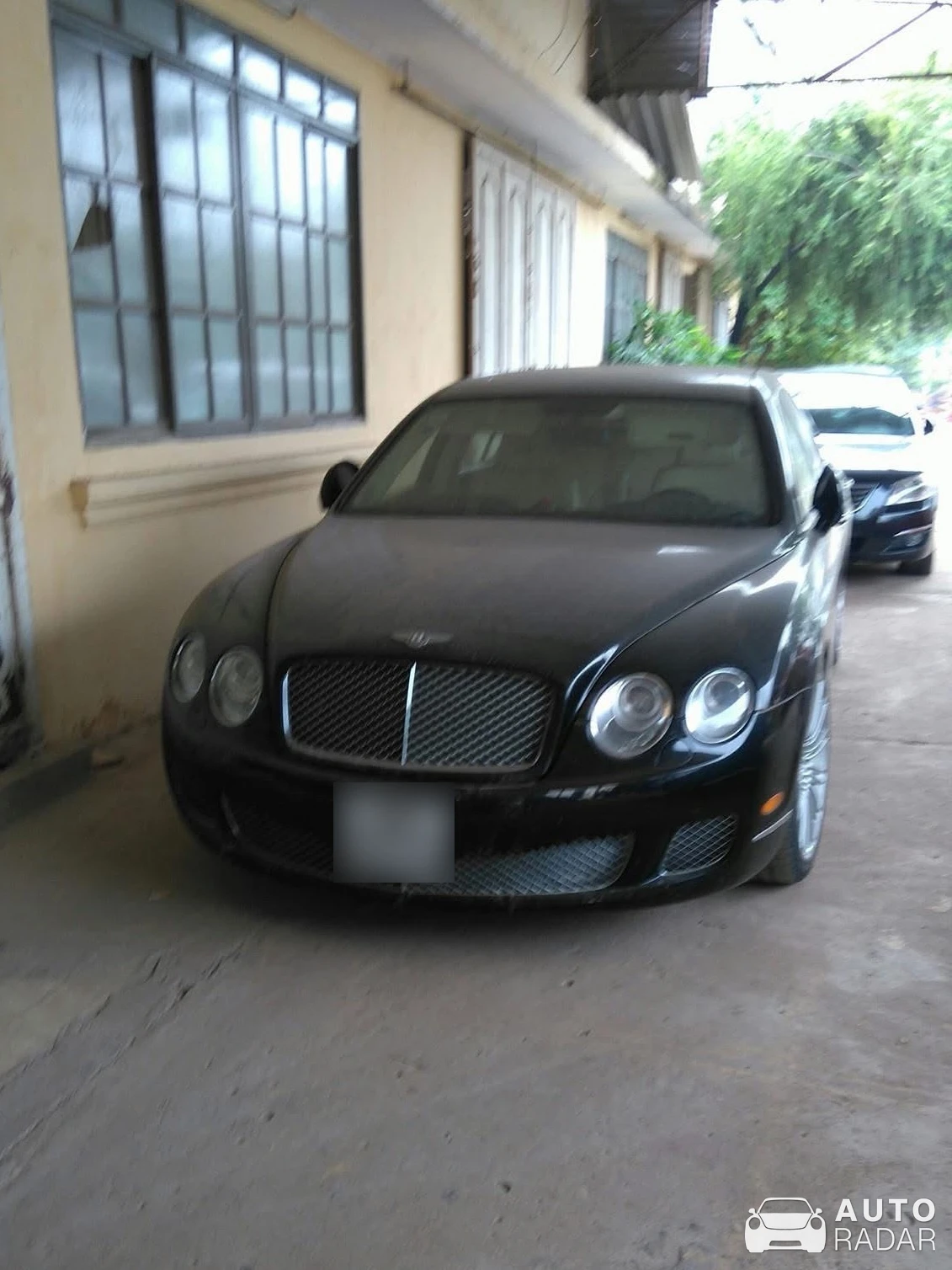Bentley Continental Flying Spur spotted in Phúc Yên