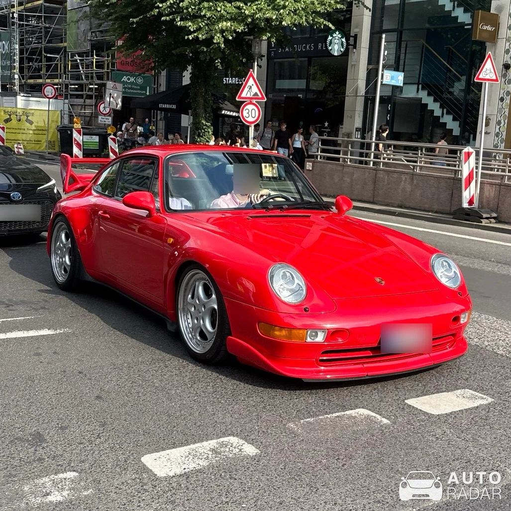 Porsche 993 Carrera RS Clubsport spotted in Düsseldorf