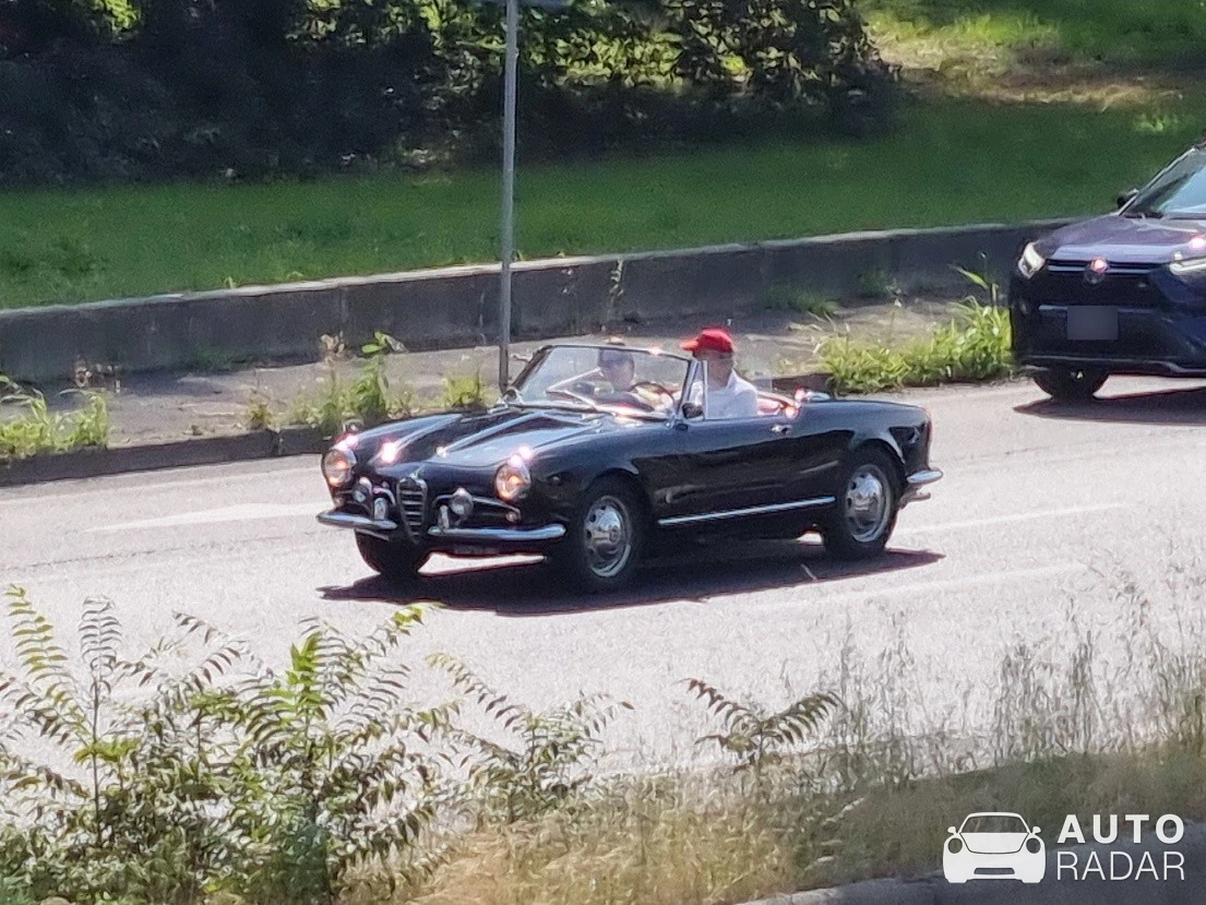 Alfa Romeo Giulietta Spider spotted in Milano