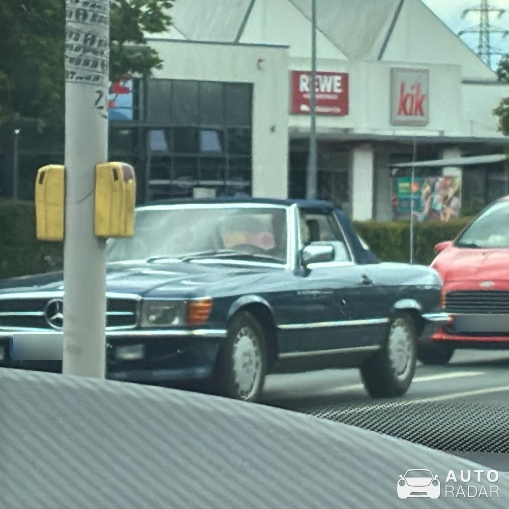 Mercedes-Benz 300SL R107 spotted in Hamm