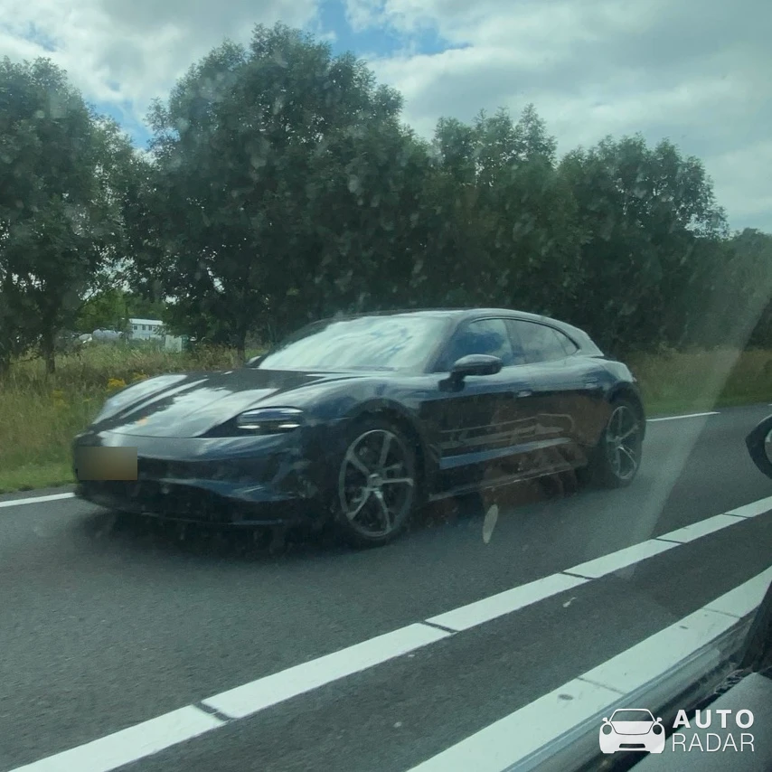 Porsche Taycan 4 Cross Turismo spotted in Egmond aan Zee