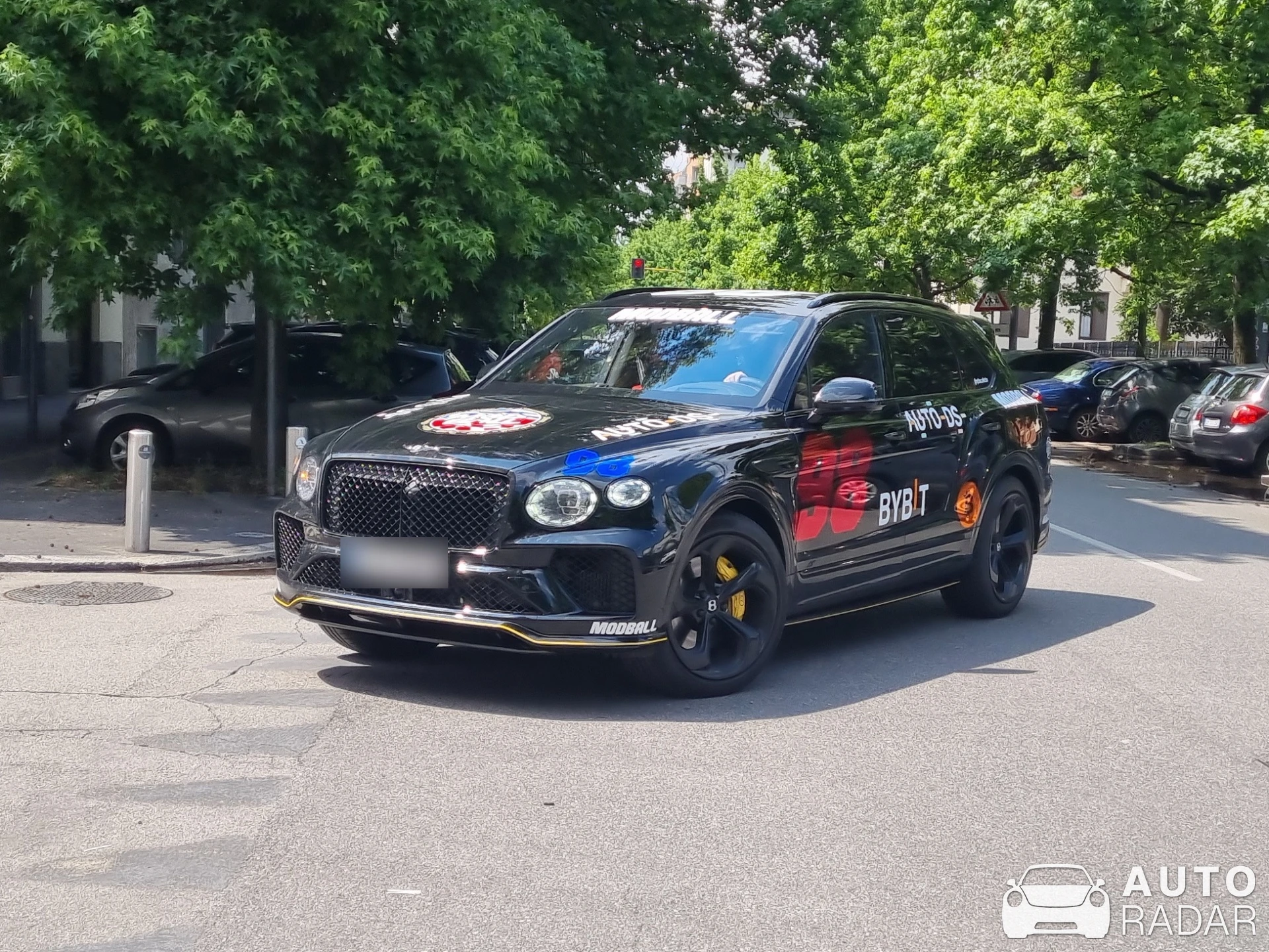 Bentley Bentayga Black Edition spotted in Milano