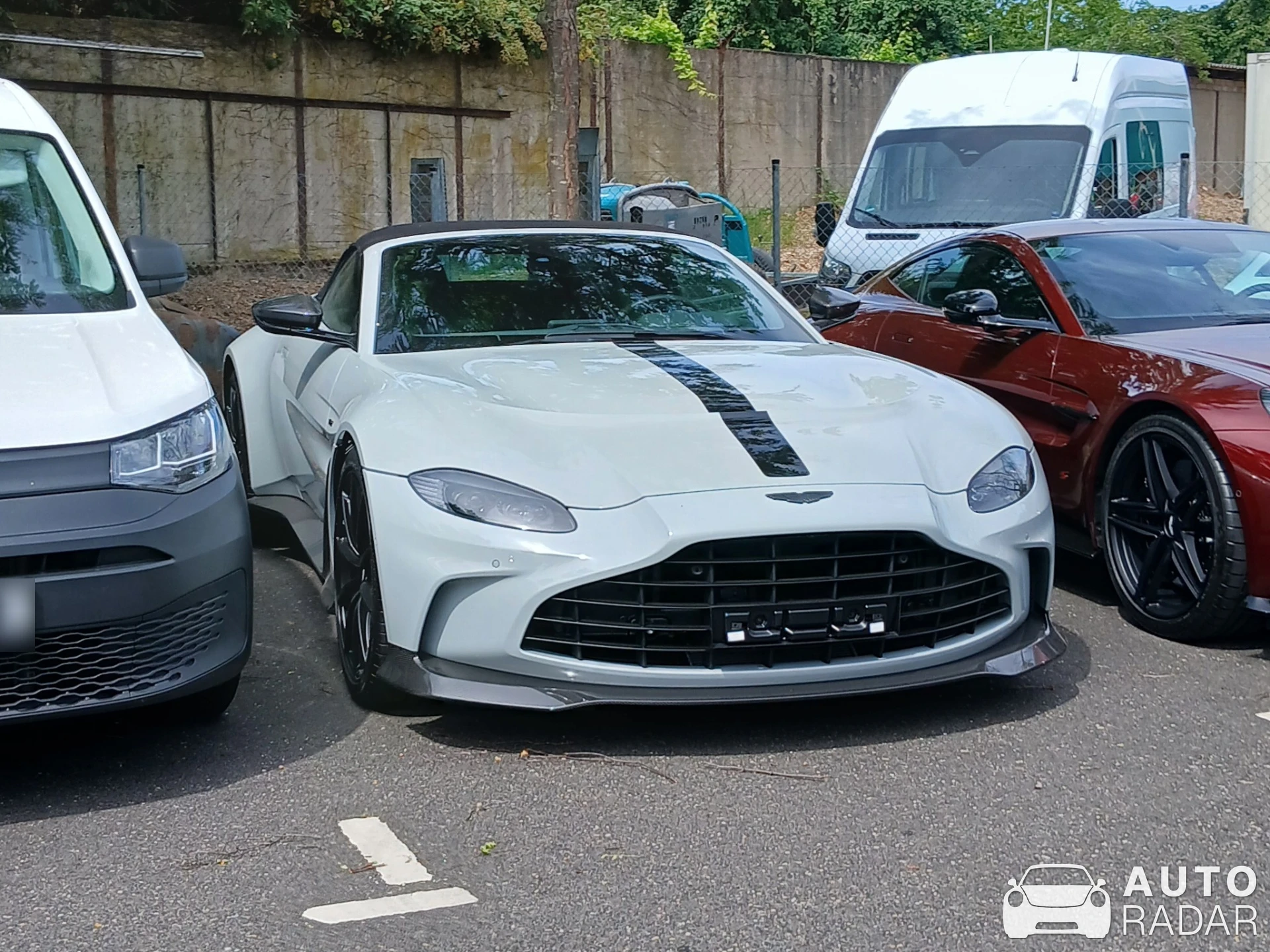 Aston Martin V8 Vantage Formula 1 Edition Roadster spotted in Düsseldorf