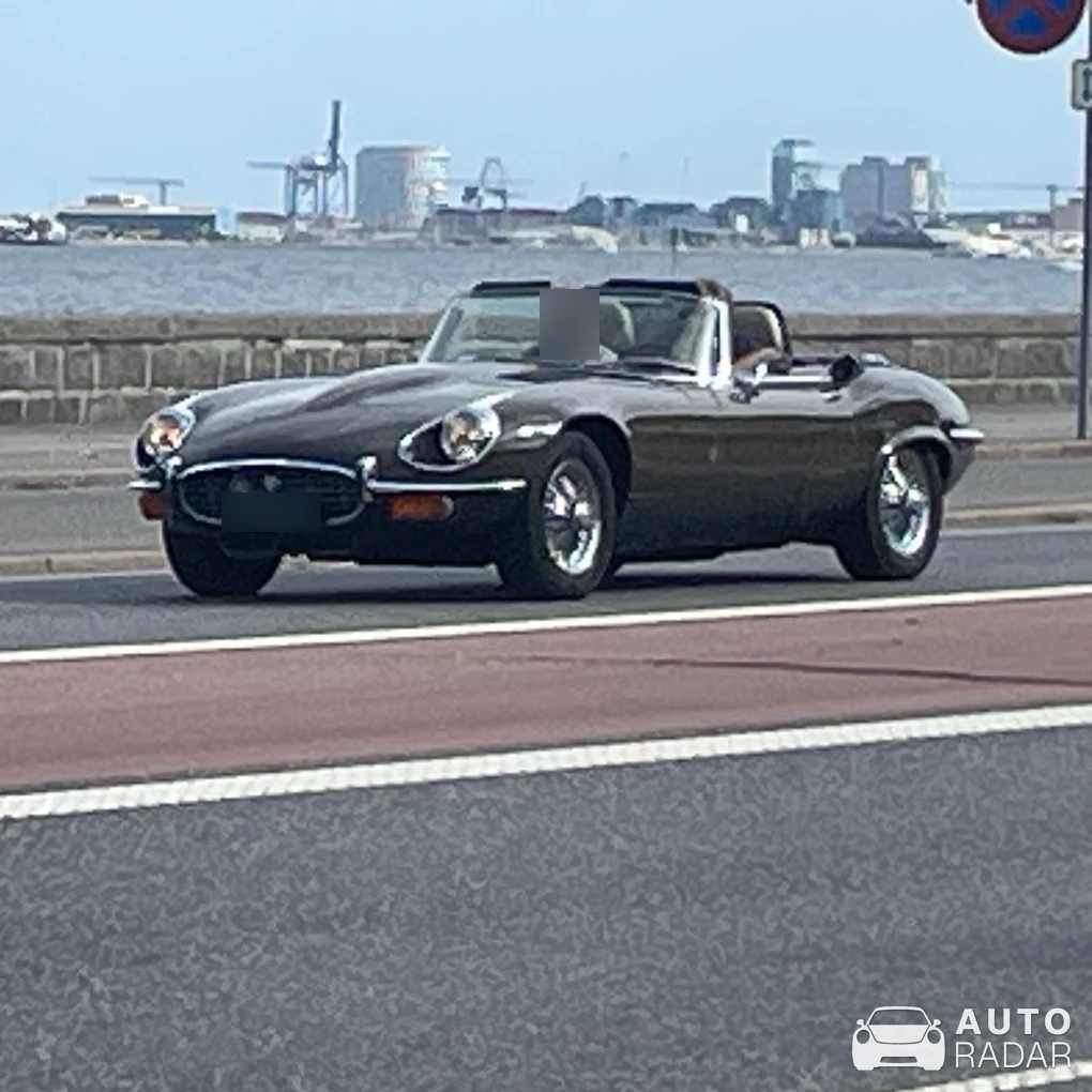 Jaguar E-Type Roadster spotted in Charlottenlund