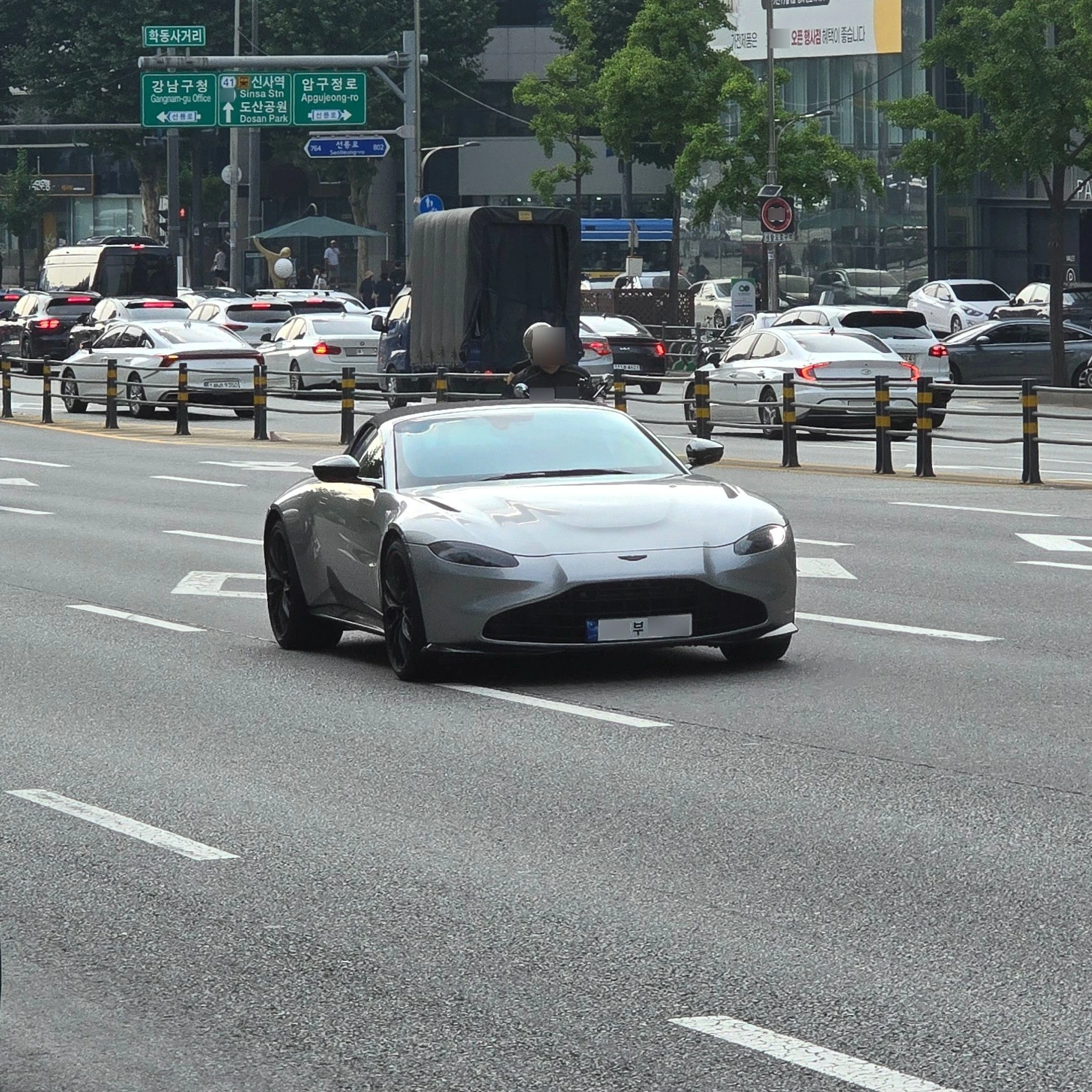Aston Martin V8 Vantage Roadster spotted in Gangnam District, South Korea