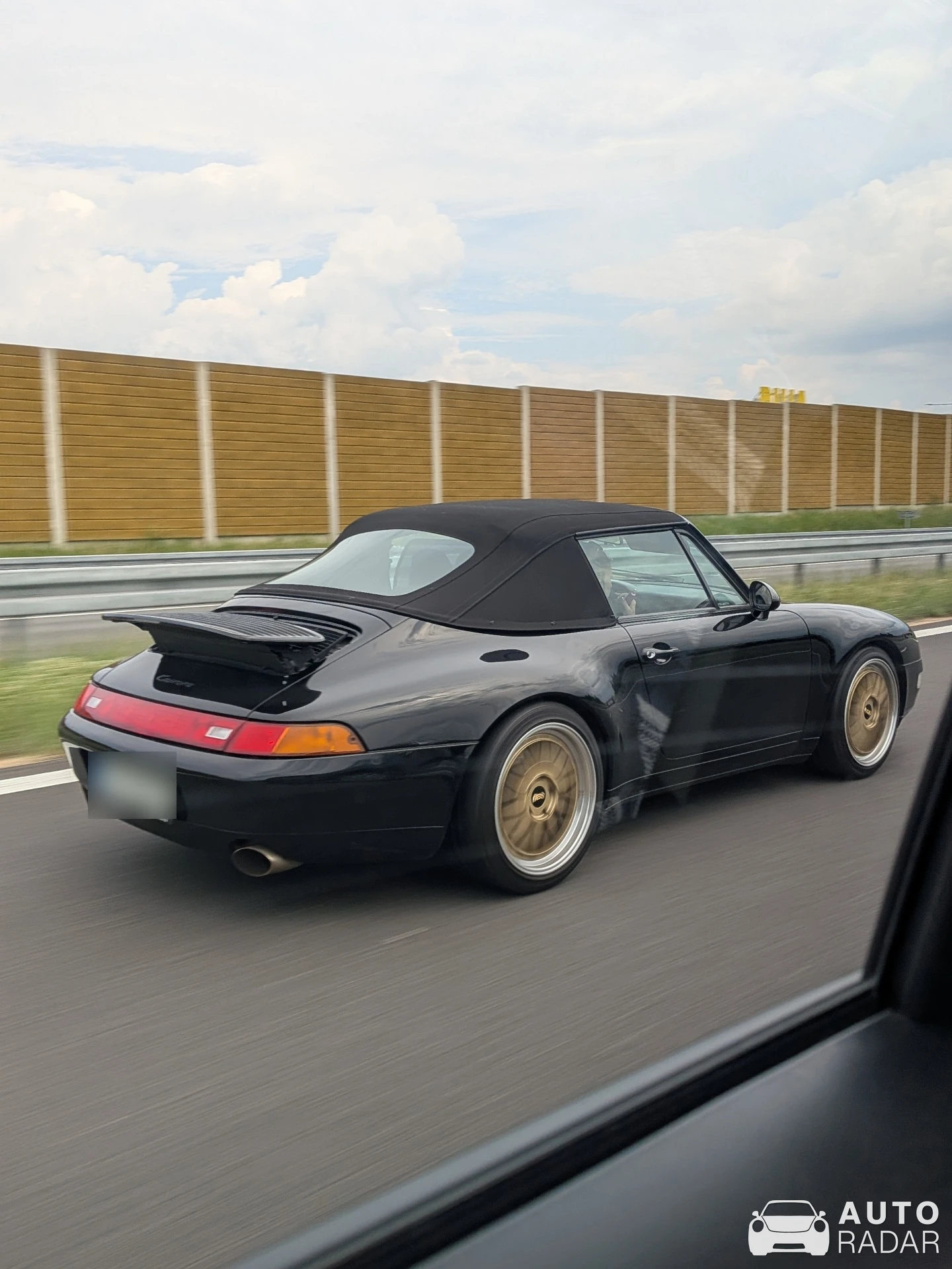 Porsche 993 Carrera spotted in České Budějovice