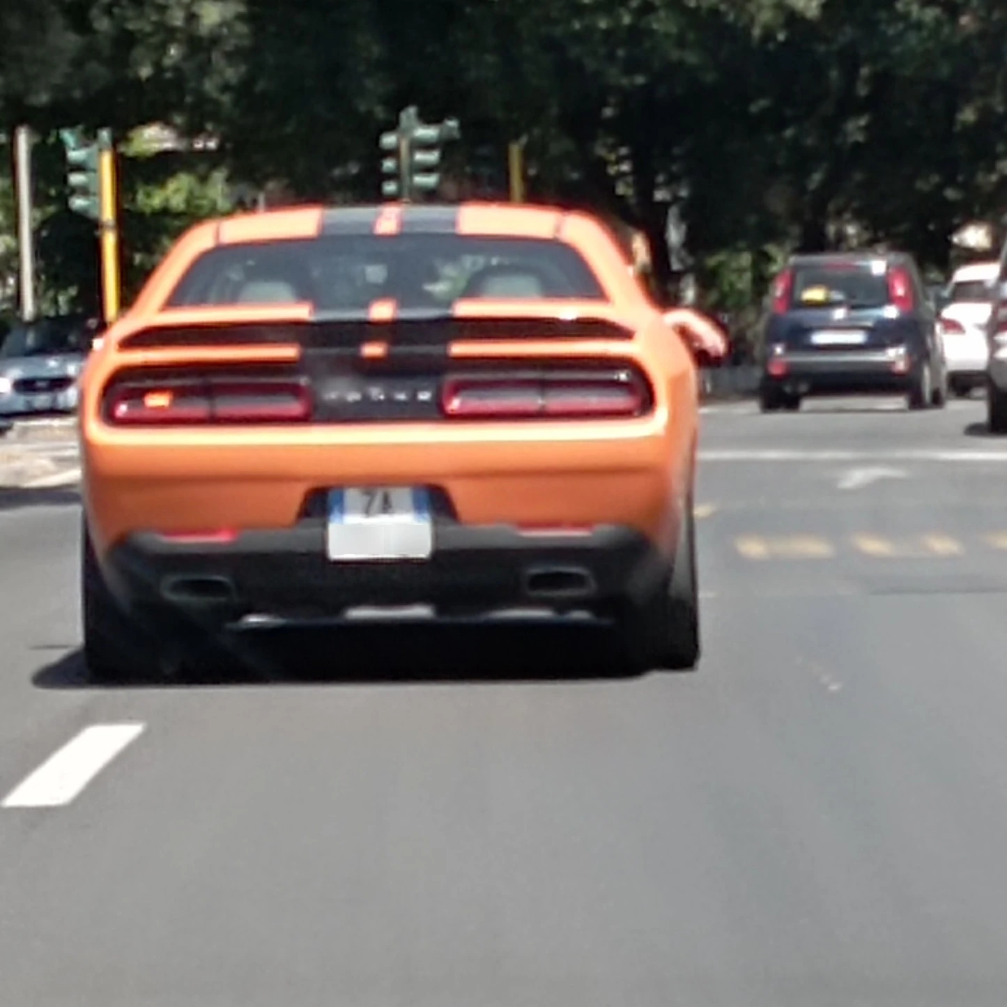 Dodge Challenger spotted in Roma, Italia