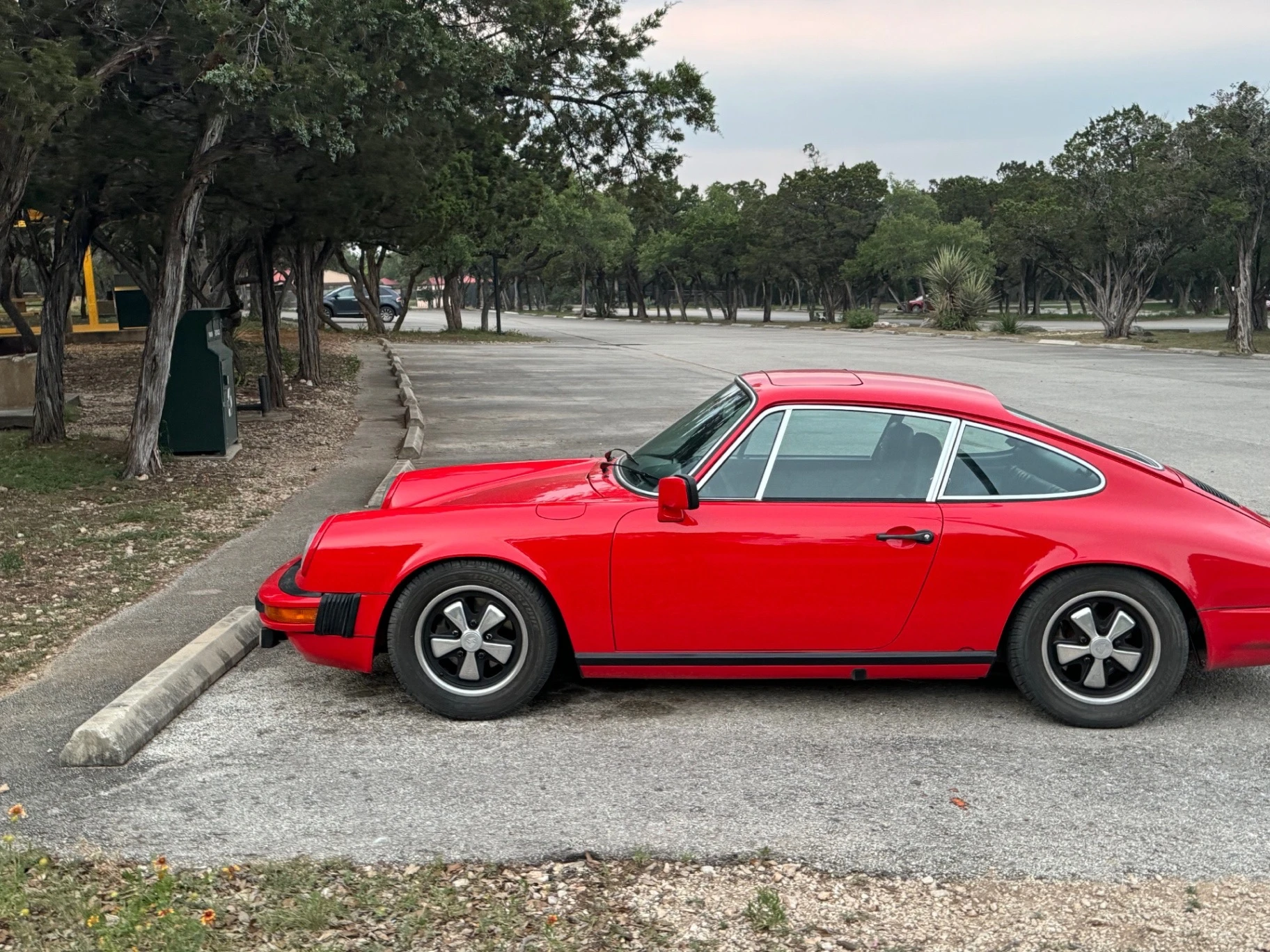 Porsche 911 (964) Carrera spotted in San Antonio, United States