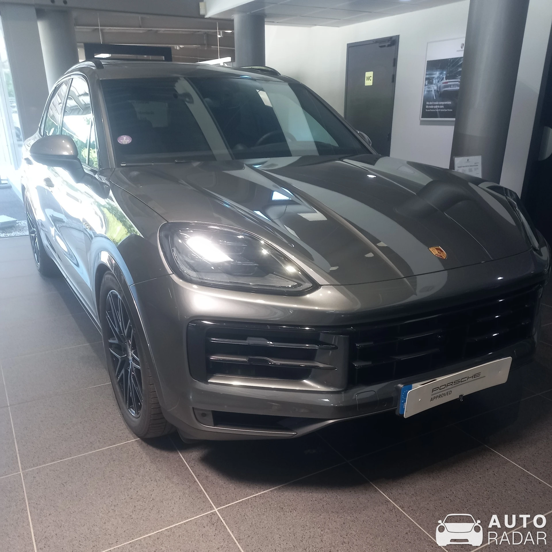 Porsche Cayenne E-Hybrid spotted in Epagny Metz-Tessy