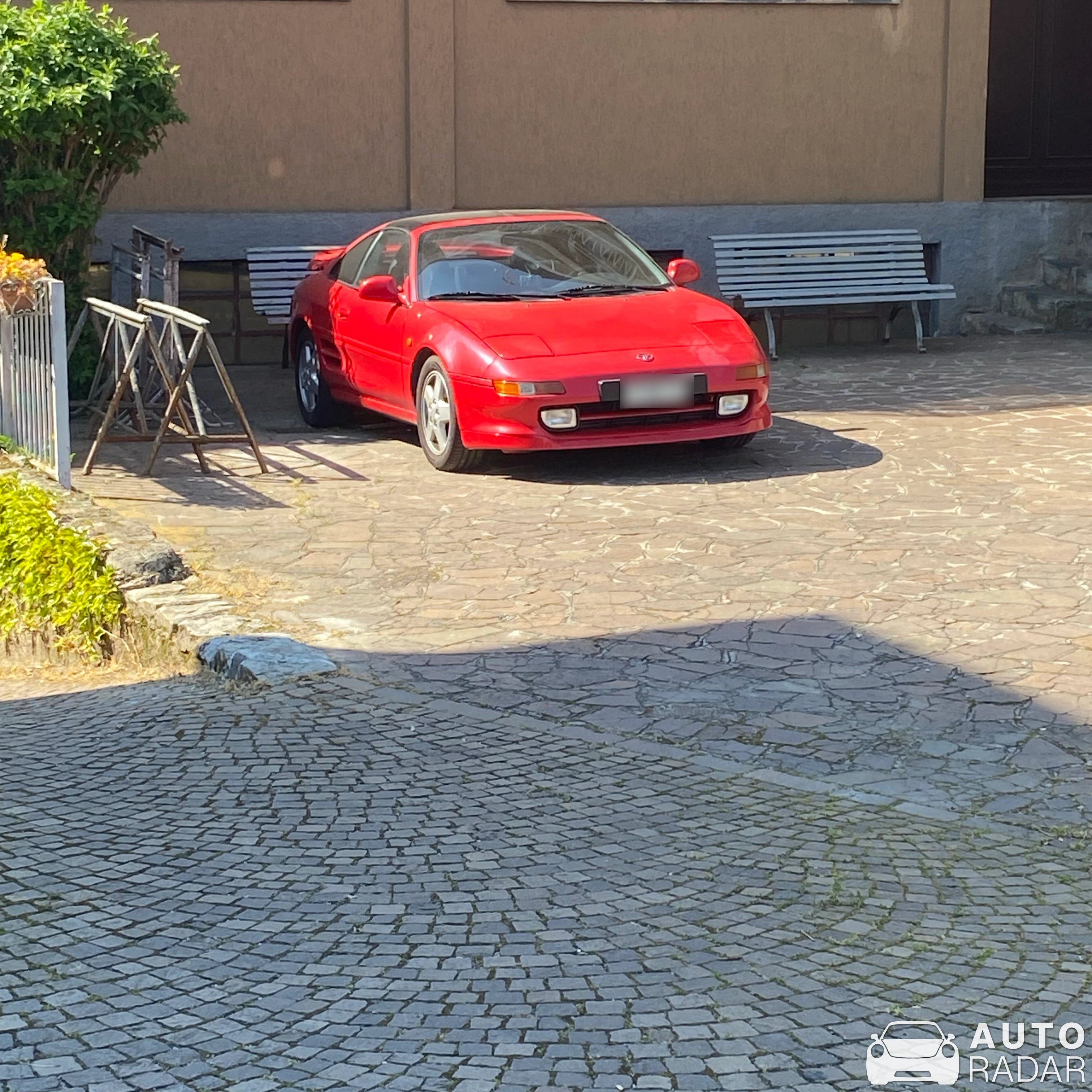 Toyota MR2 spotted in Lecco