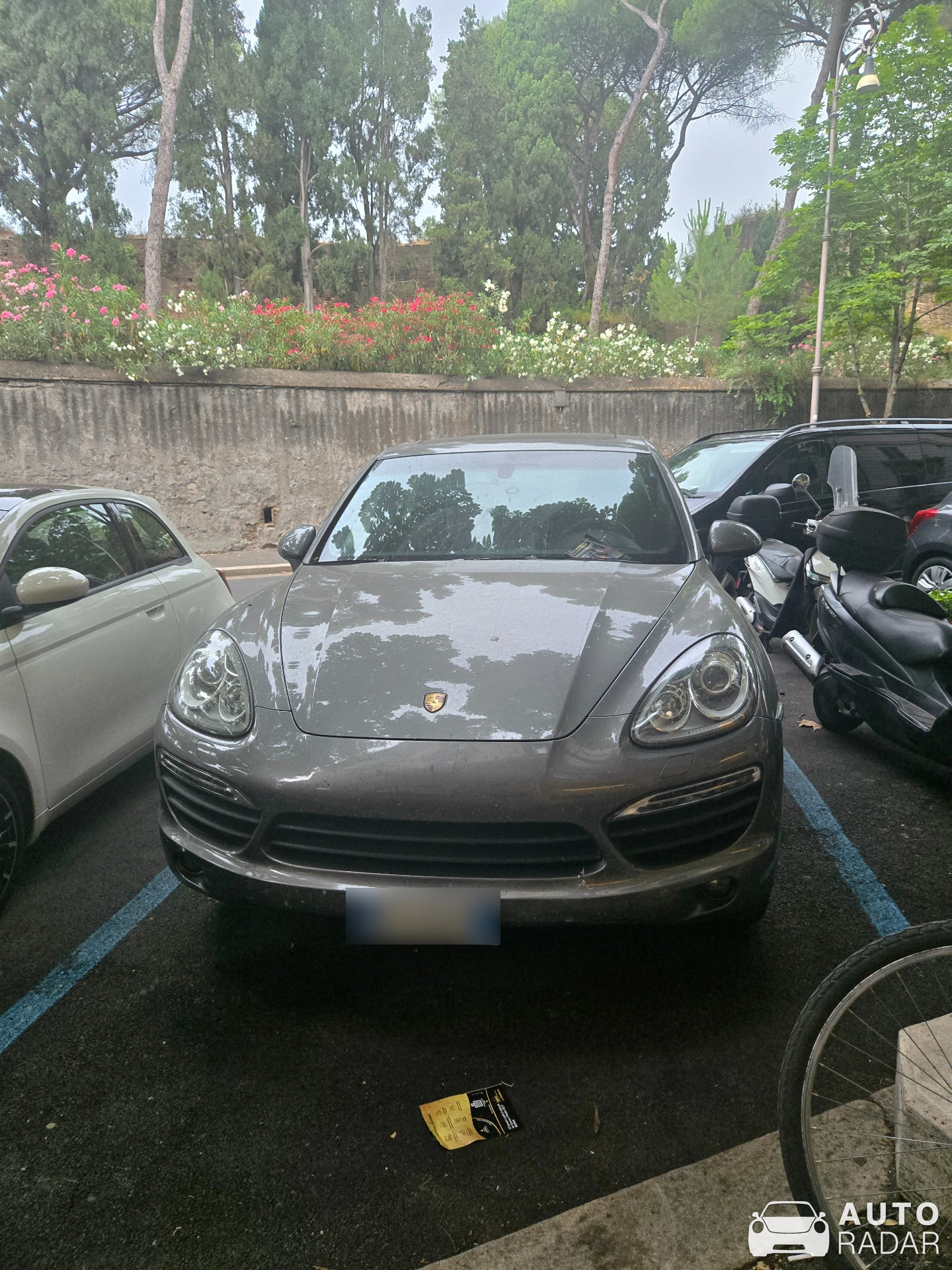 Porsche Cayenne spotted in Lido di Ostia