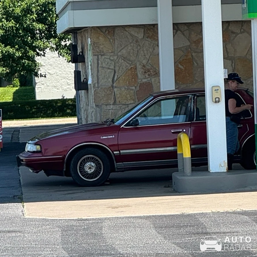 Oldsmobile Cutlass Supreme Convertible spotted in Orland Park