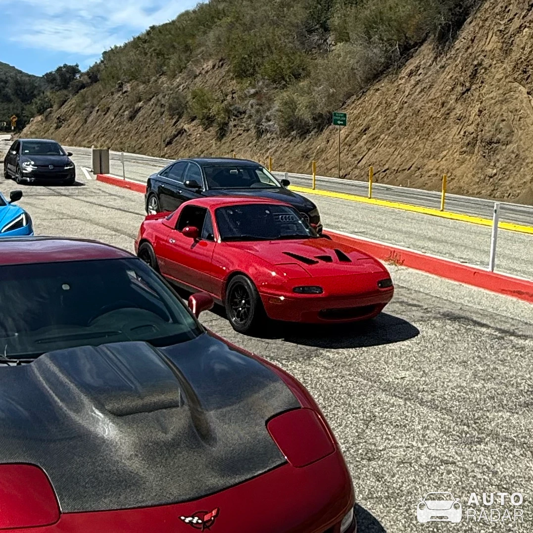 Mazda MX-5 NA spotted in Malibu