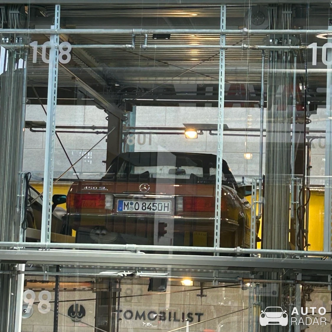 Mercedes-Benz 450SL spotted in München