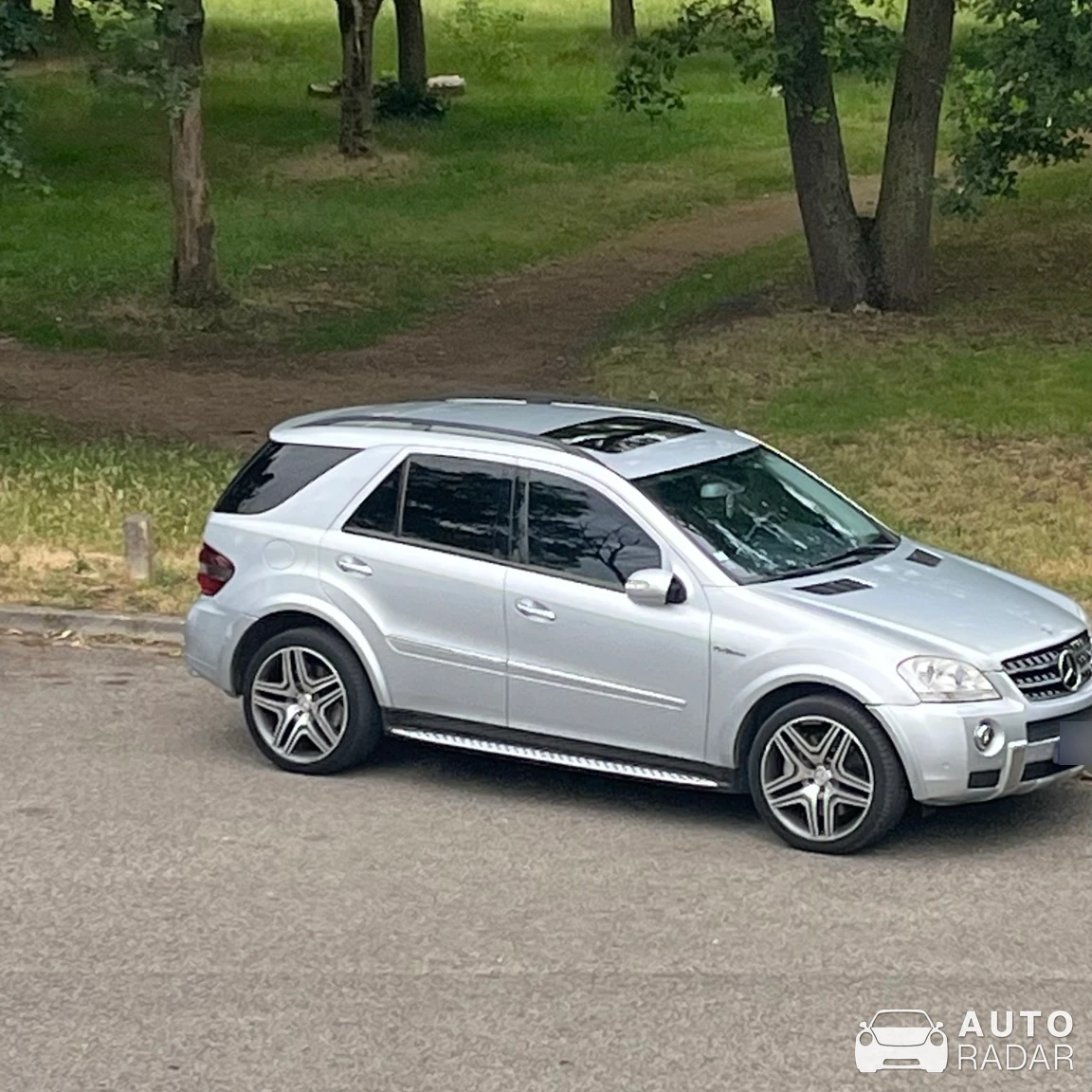 Mercedes-Benz ML 63 AMG W164 spotted in Mantes-la-Jolie, France