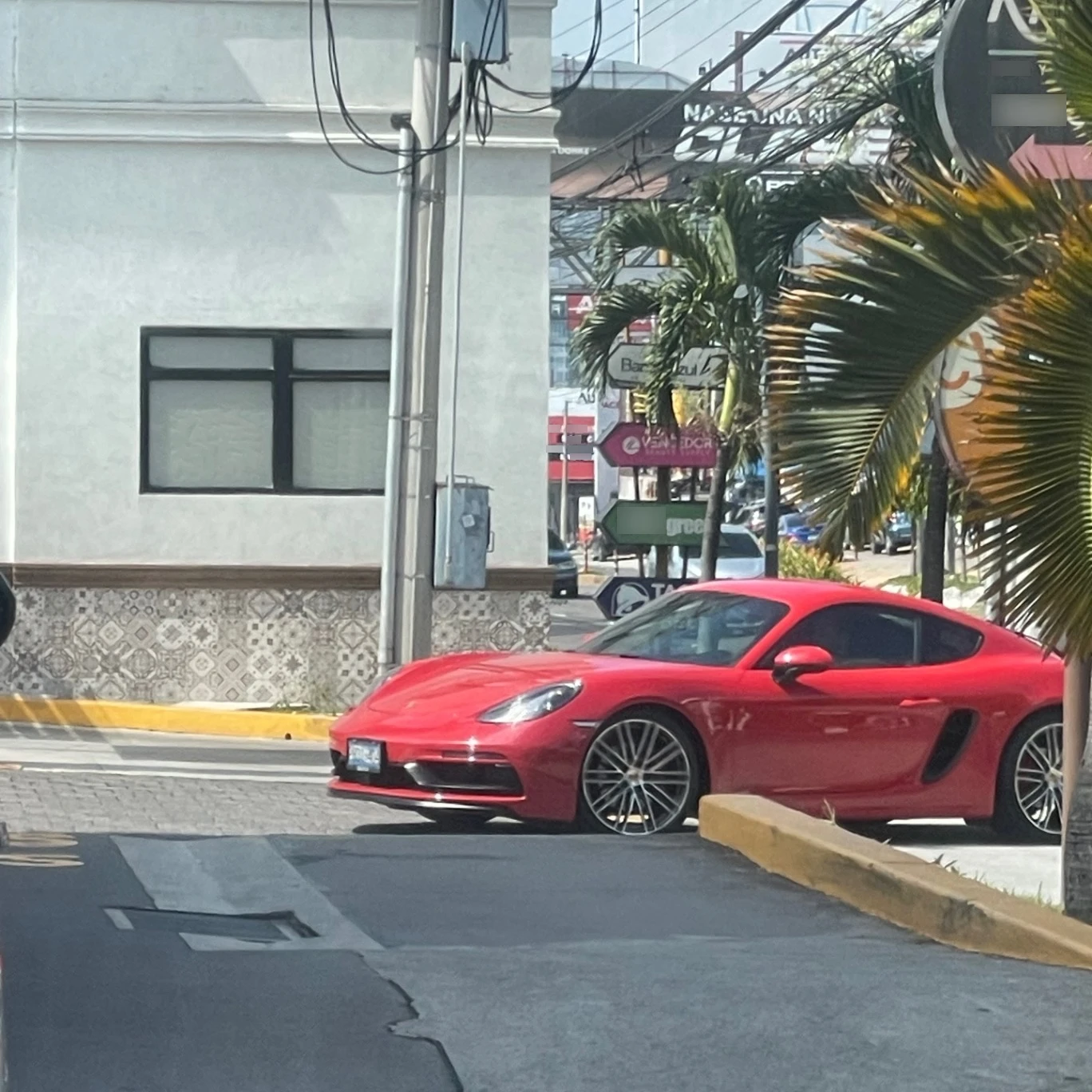 Porsche 718 Cayman spotted in Santa Elena, El Salvador