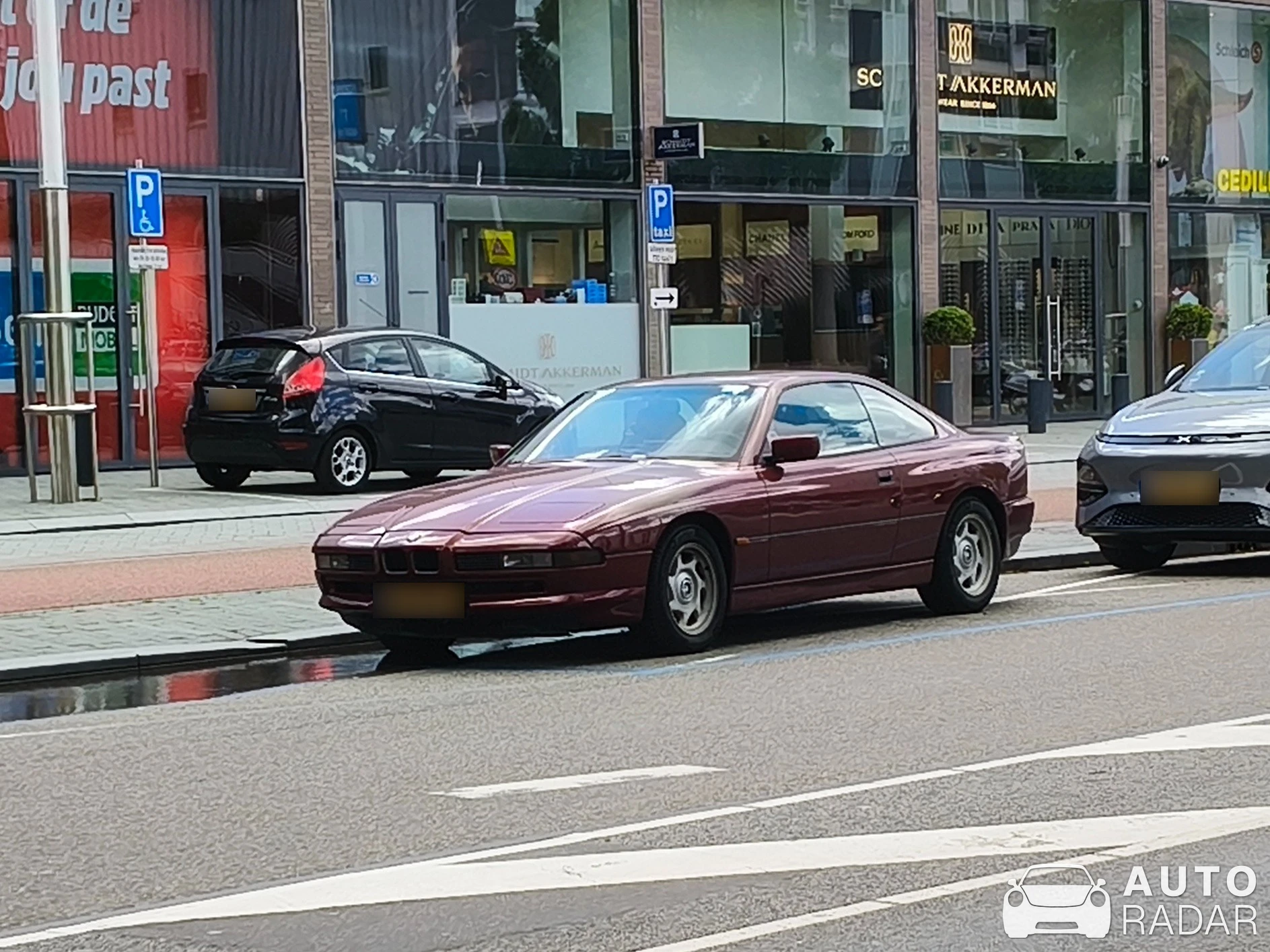 BMW 8 Series E31 spotted in Amsterdam
