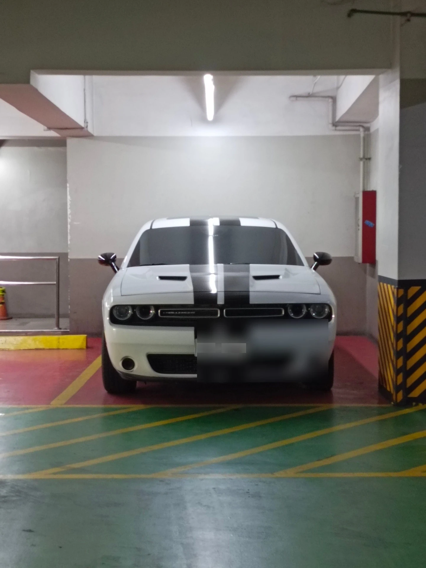 Dodge Challenger spotted in Pasay, Philippines