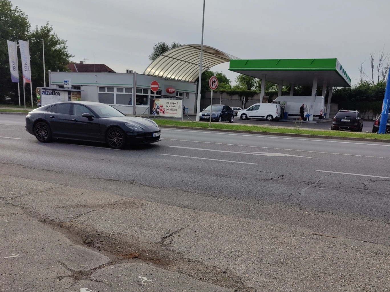 Porsche 971 Panamera S spotted in Praha 19, Česko