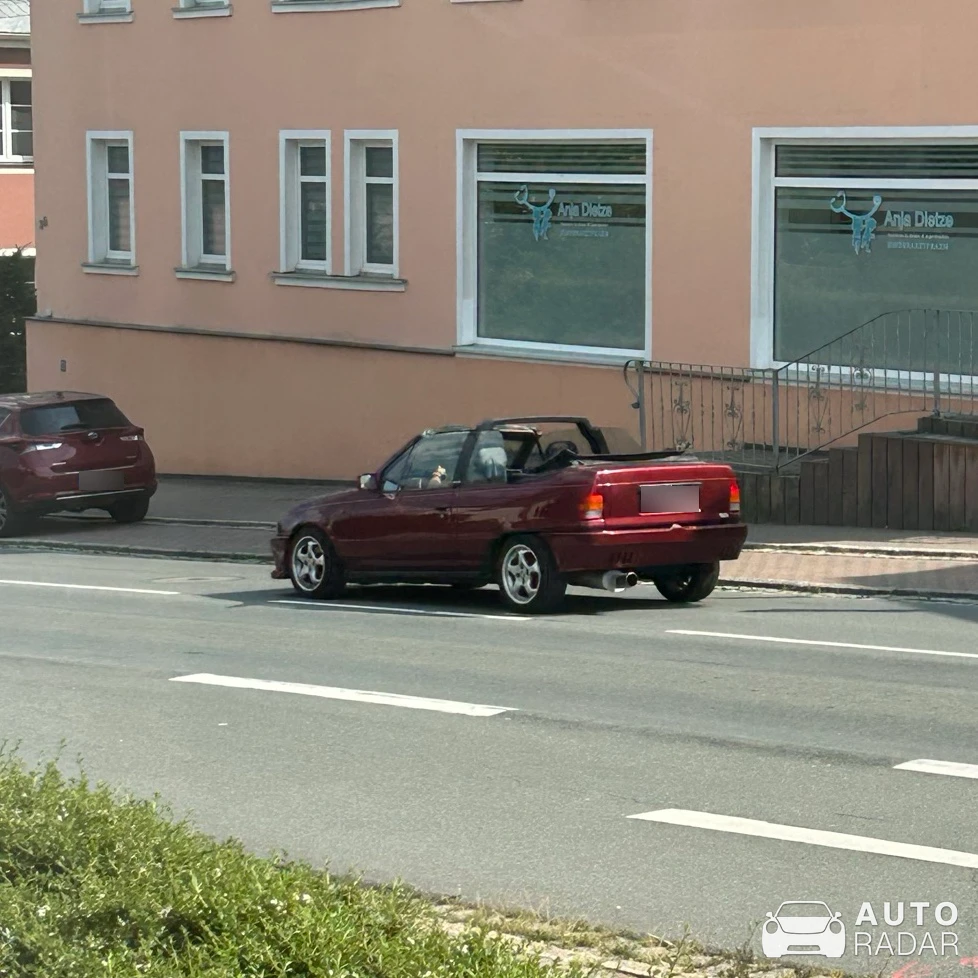 Opel Kadett E GSi Cabriolet spotted in Zwönitz