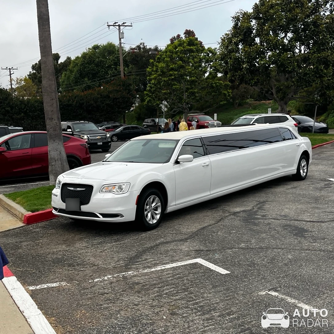 Chrysler 300 Limousine spotted in Hermosa Beach