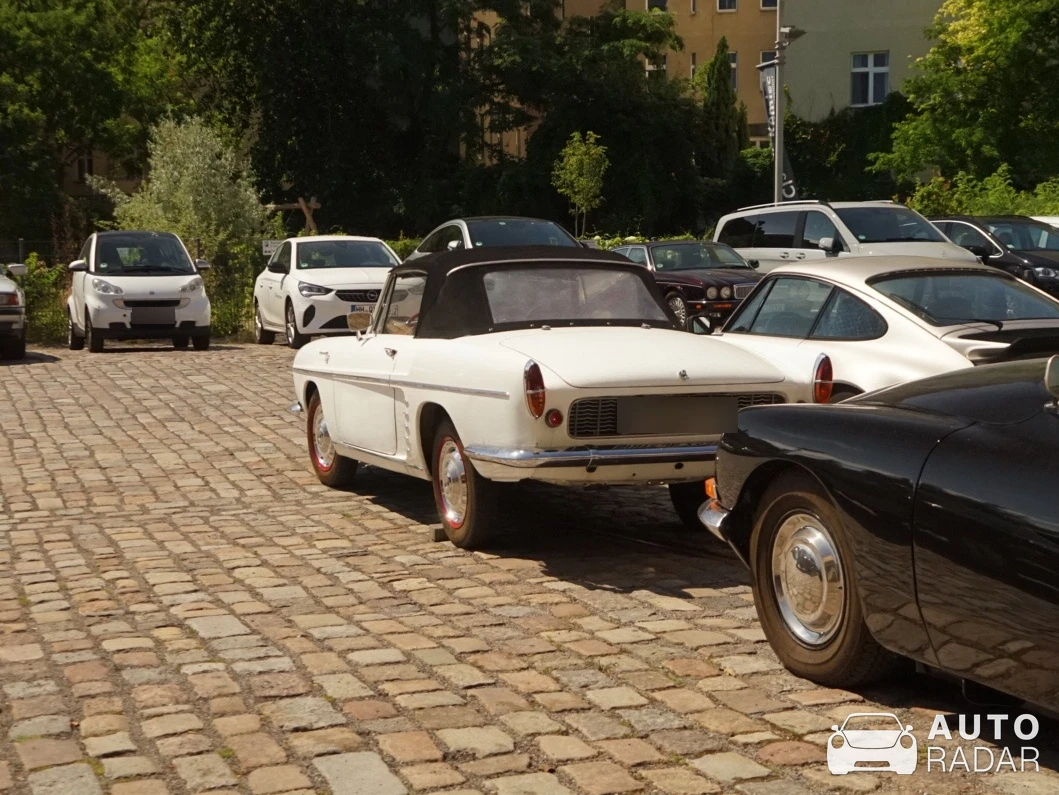 Renault Caravelle spotted in Berliini