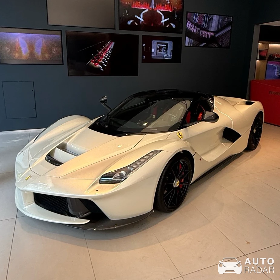 Ferrari LaFerrari Aperta spotted in London