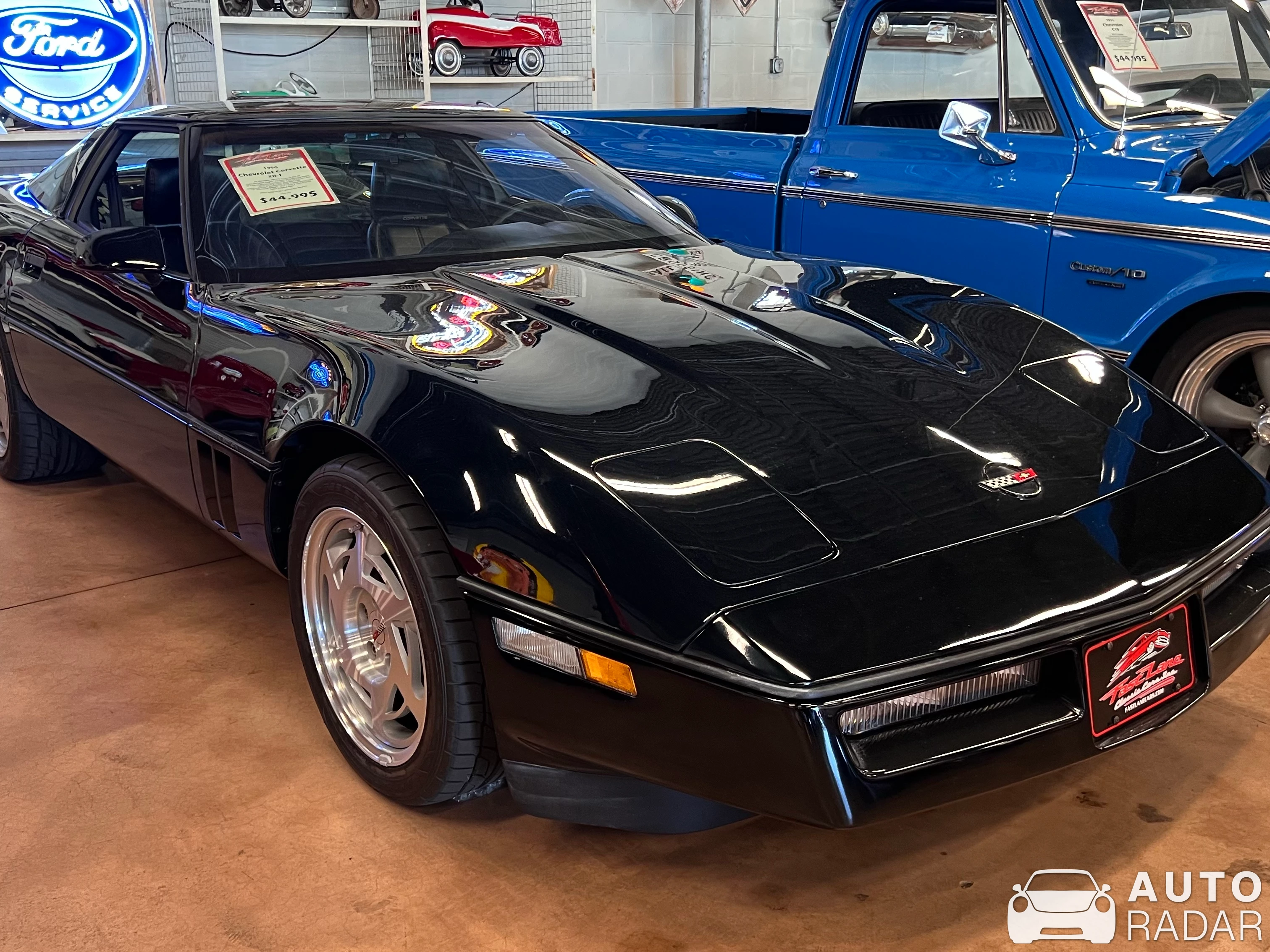 Chevrolet Corvette C4 spotted in Saint Charles