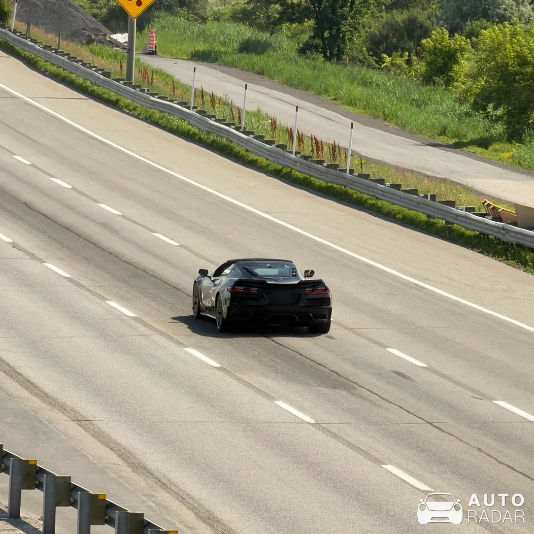 Chevrolet Corvette C8 Z06 Convertible spotted in Terrebonne