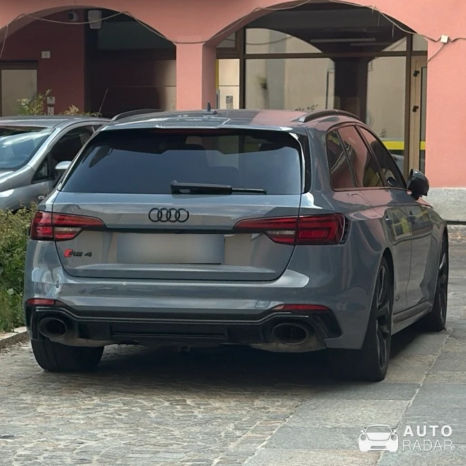 Audi RS4 Avant B9 spotted in Cuneo