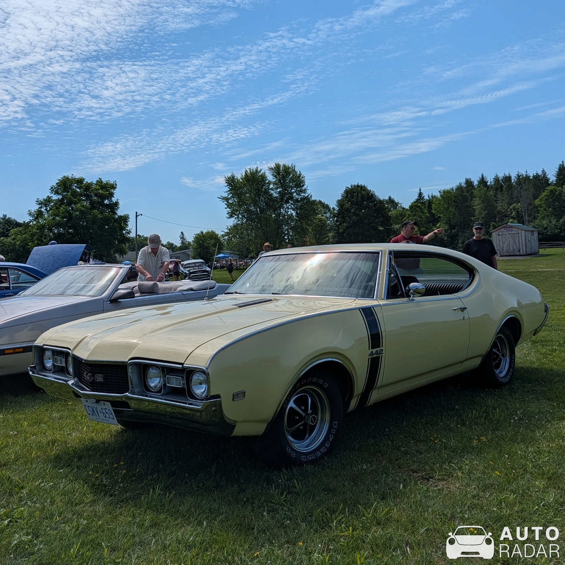 Oldsmobile 442 spotted in Merrickville