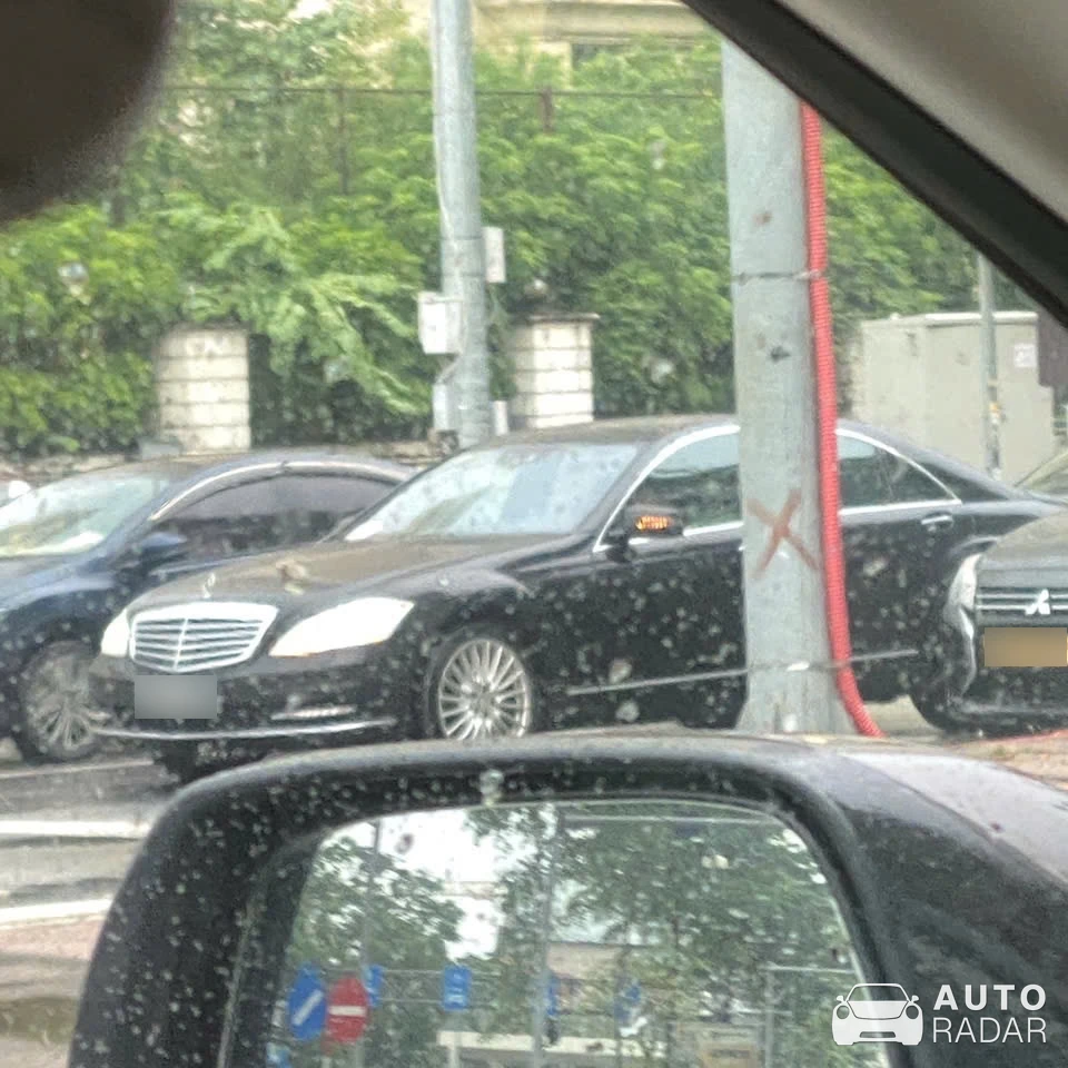 Mercedes-Benz S 63 AMG W221 spotted in Hanoi