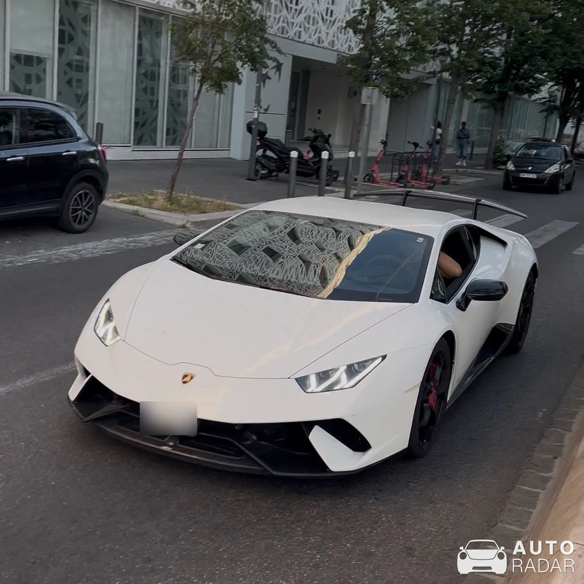 Lamborghini Huracán LP640-4 Performante spotted in Marseille