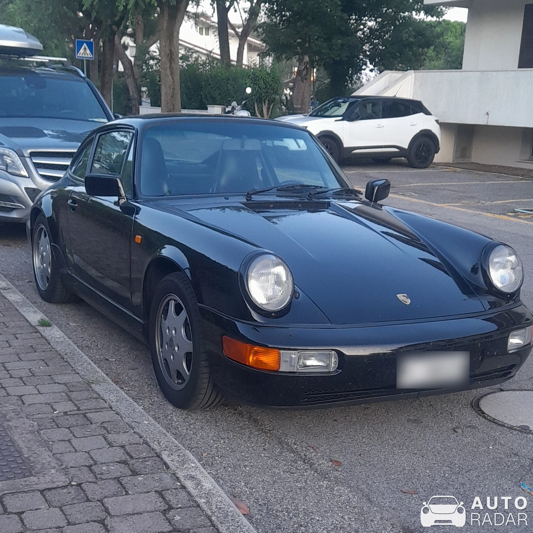 Porsche 964 Carrera 4 spotted in Venezia