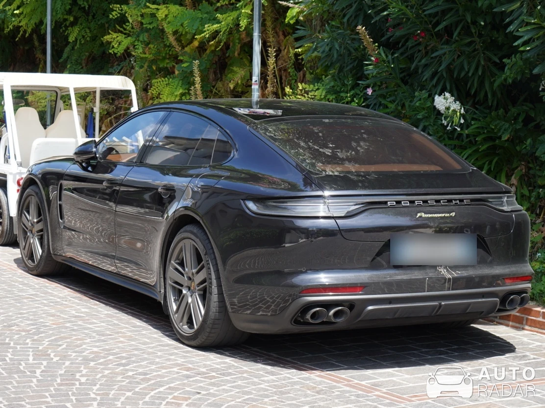 Porsche Panamera 4 spotted in Gabicce Mare
