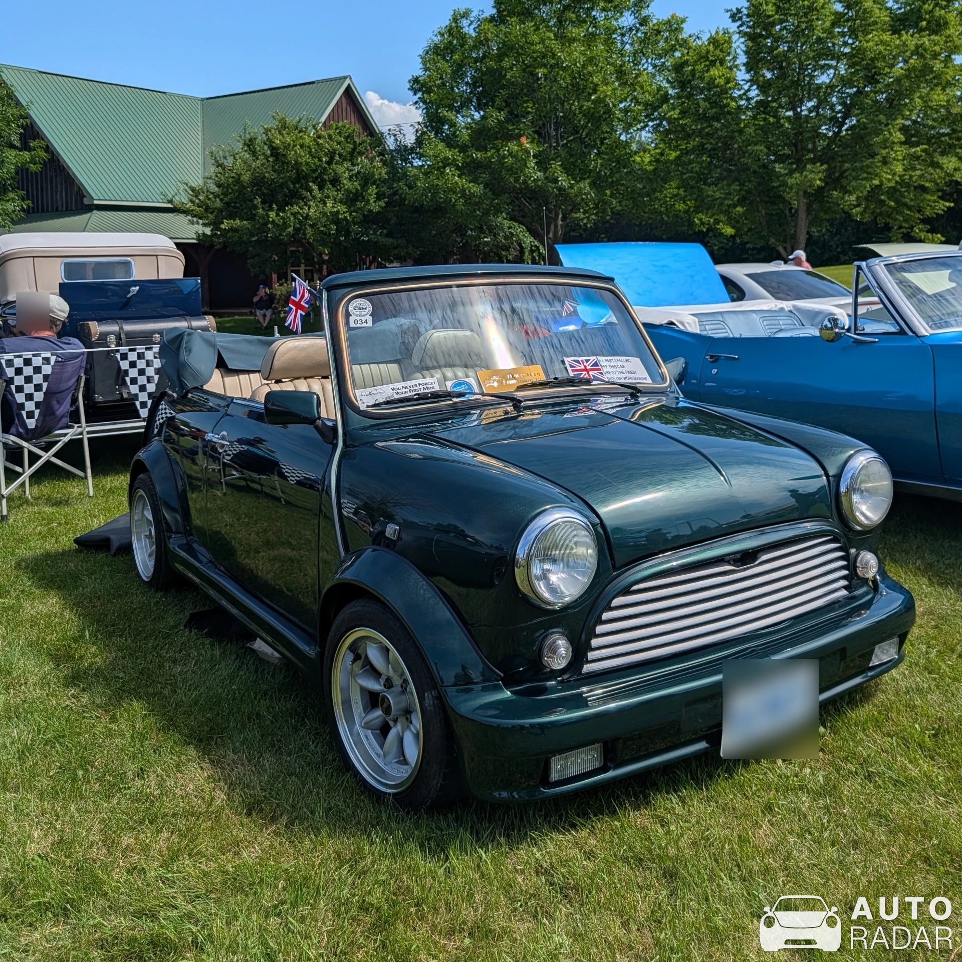 Austin Mini De Luxe spotted in Merrickville