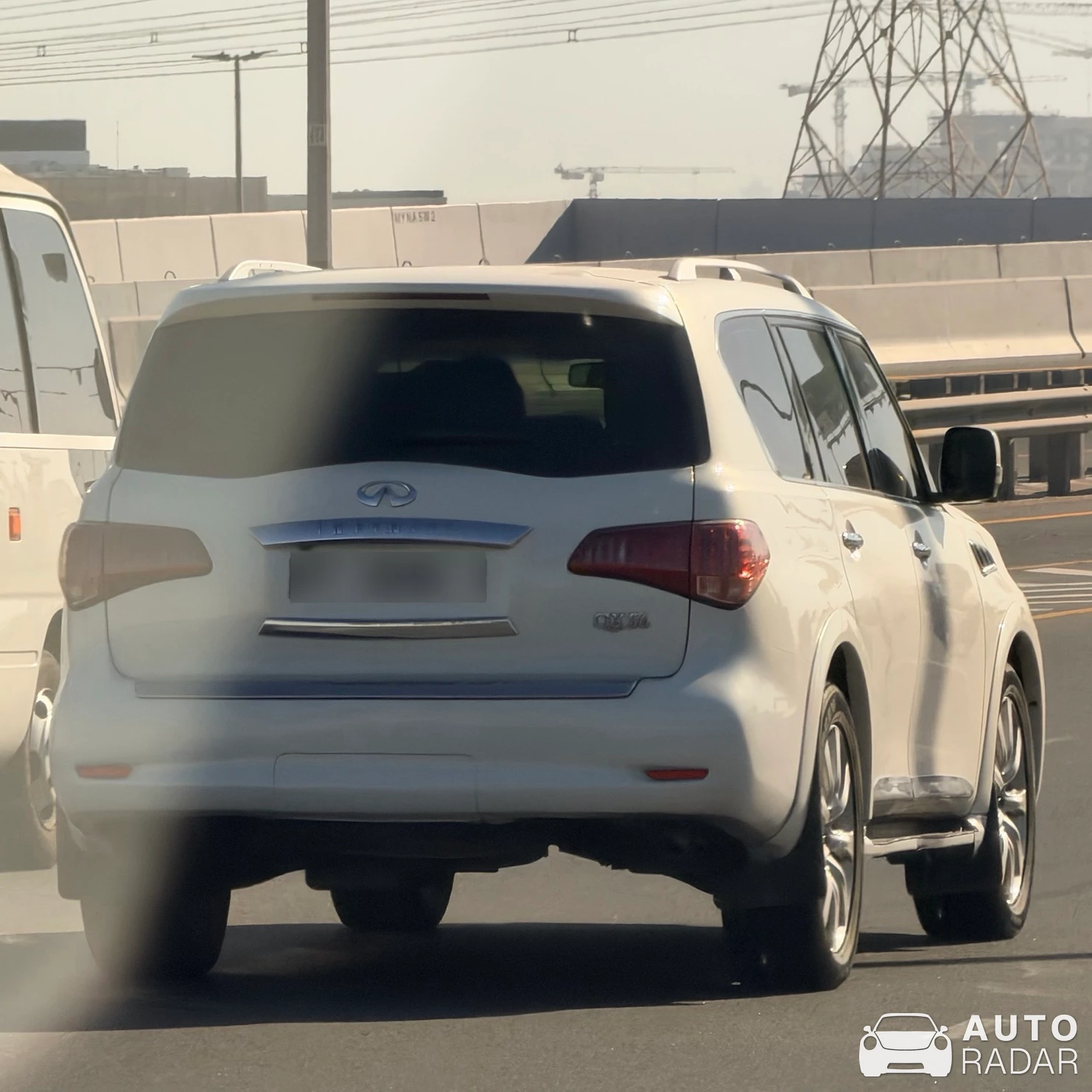 Infiniti QX spotted in 迪拜