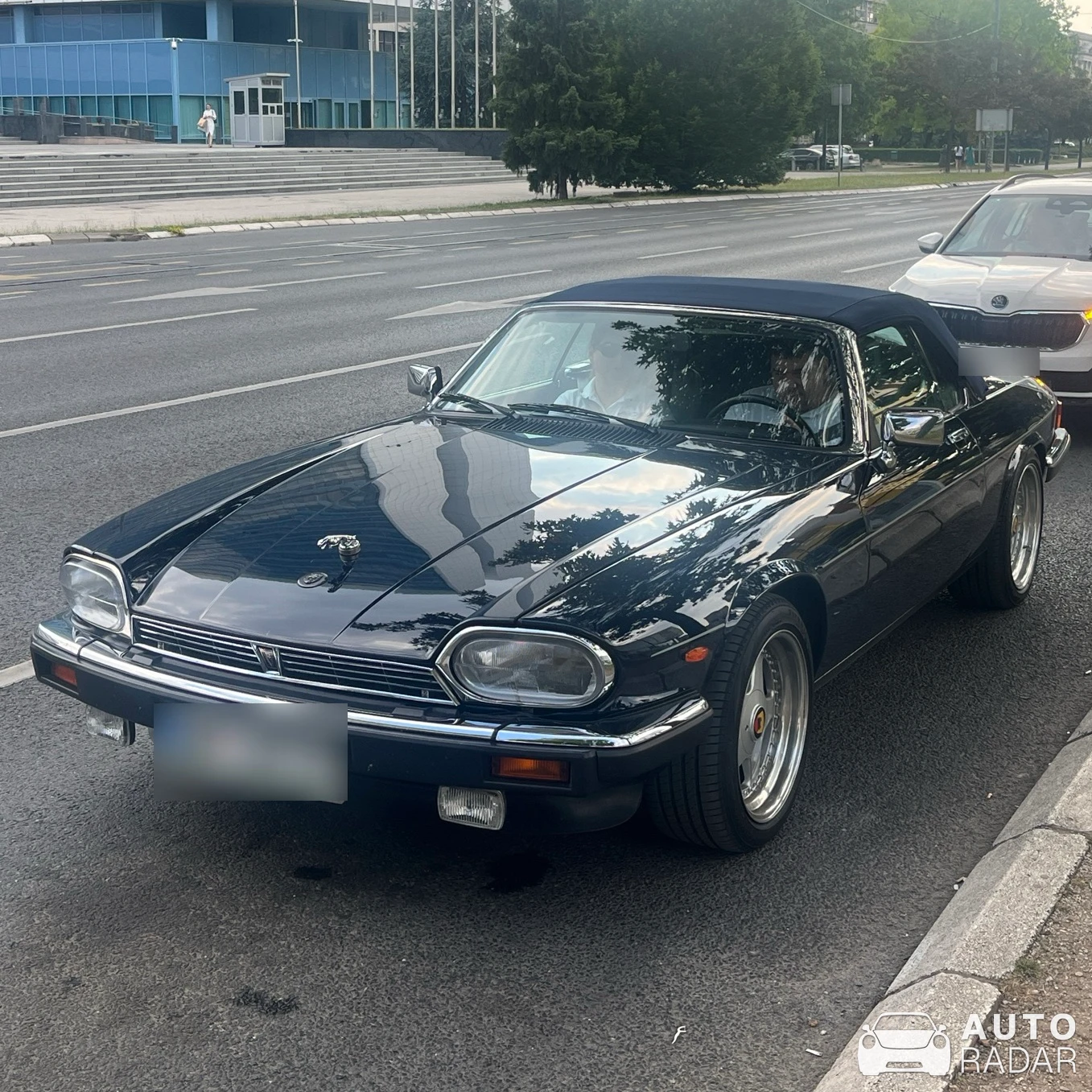 Jaguar XJS V12 spotted in Sarajevo