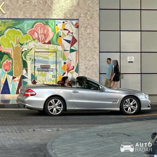 Mercedes-Benz SL 600 R230 spotted in Singapore