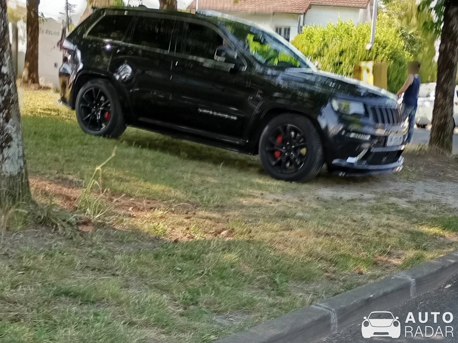 Jeep Grand Cherokee SRT 2013 spotted in Pau