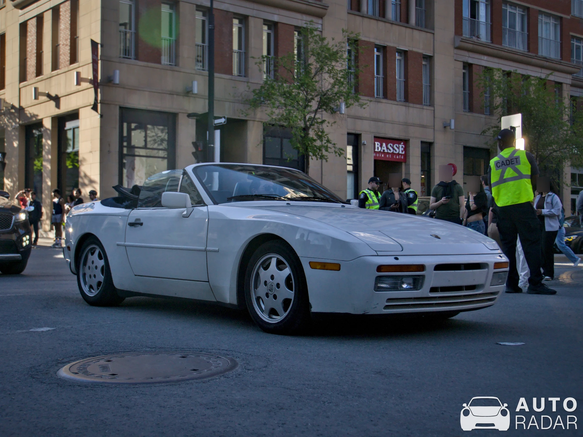 Porsche 944 Cabriolet spotted in Montréal