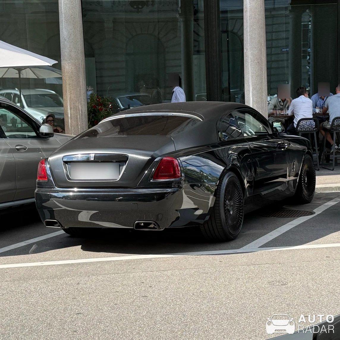 Rolls-Royce Wraith Black Badge spotted in Zürich