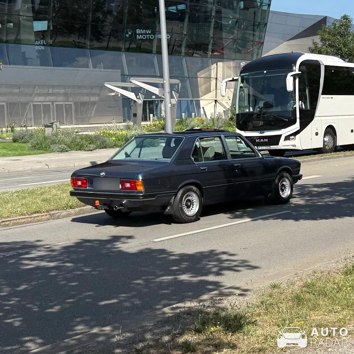 BMW 5 Series E12 spotted in München