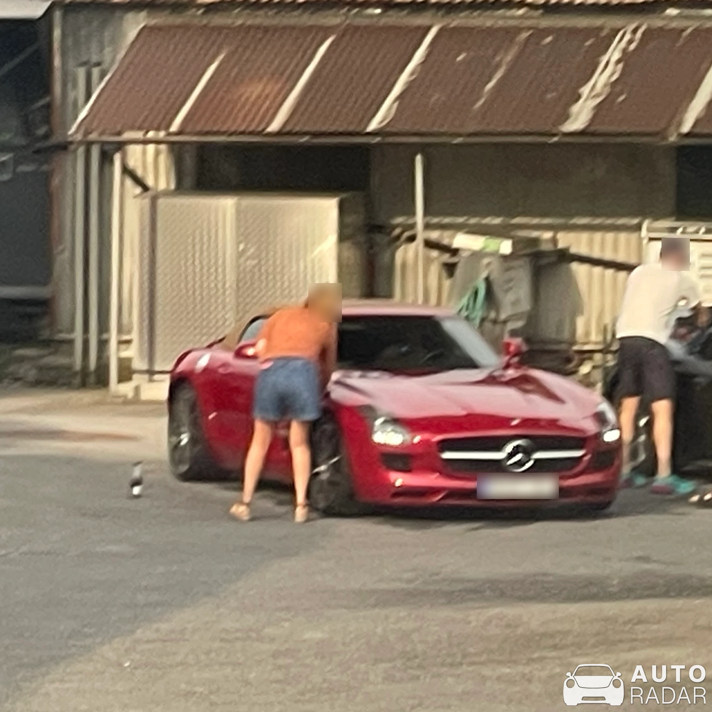 Mercedes-Benz SLS AMG Roadster spotted in Wilderswil