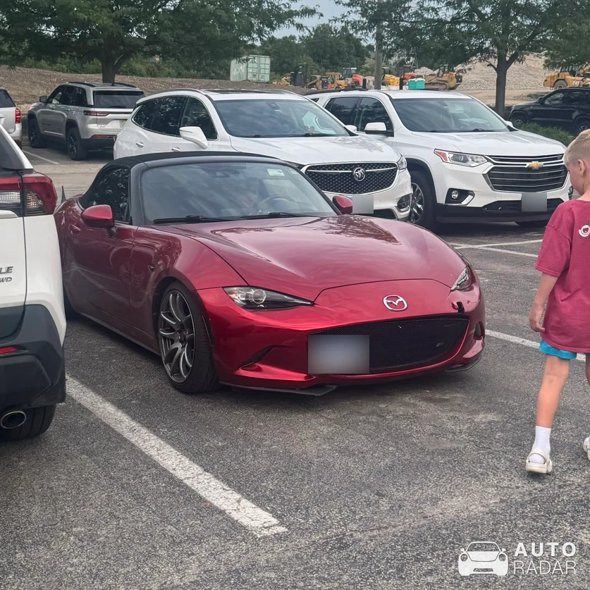 Mazda MX-5 spotted in Homer Glen