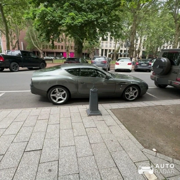 Aston Martin DB7 Zagato spotted in Düsseldorf