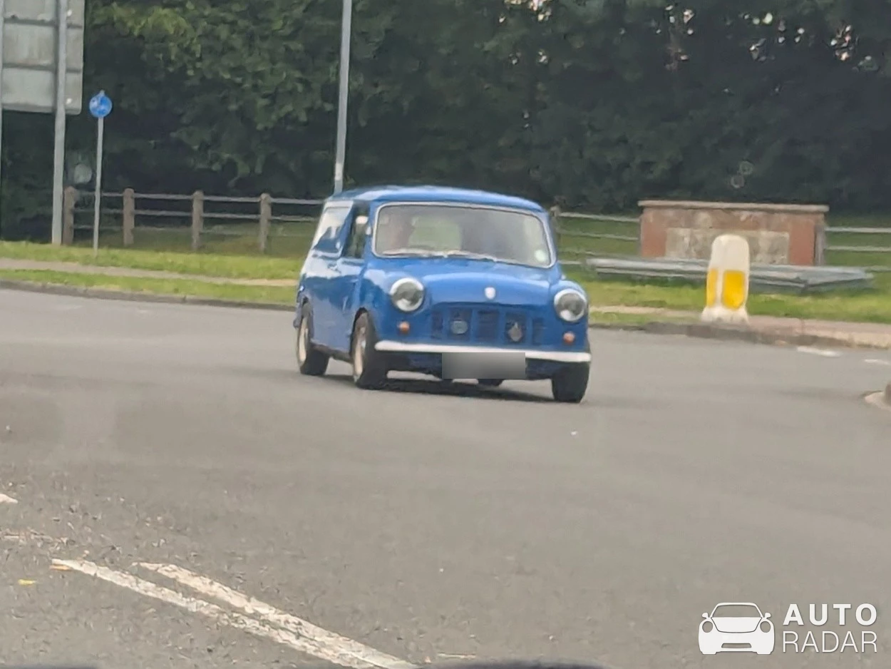 Austin Mini De Luxe spotted in Yeovil