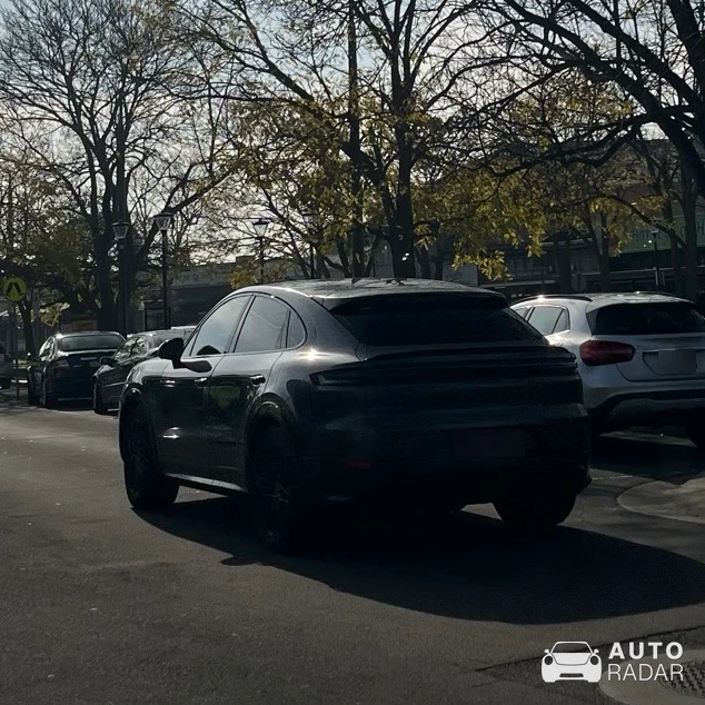 Porsche Cayenne Coupé GTS spotted in Highton